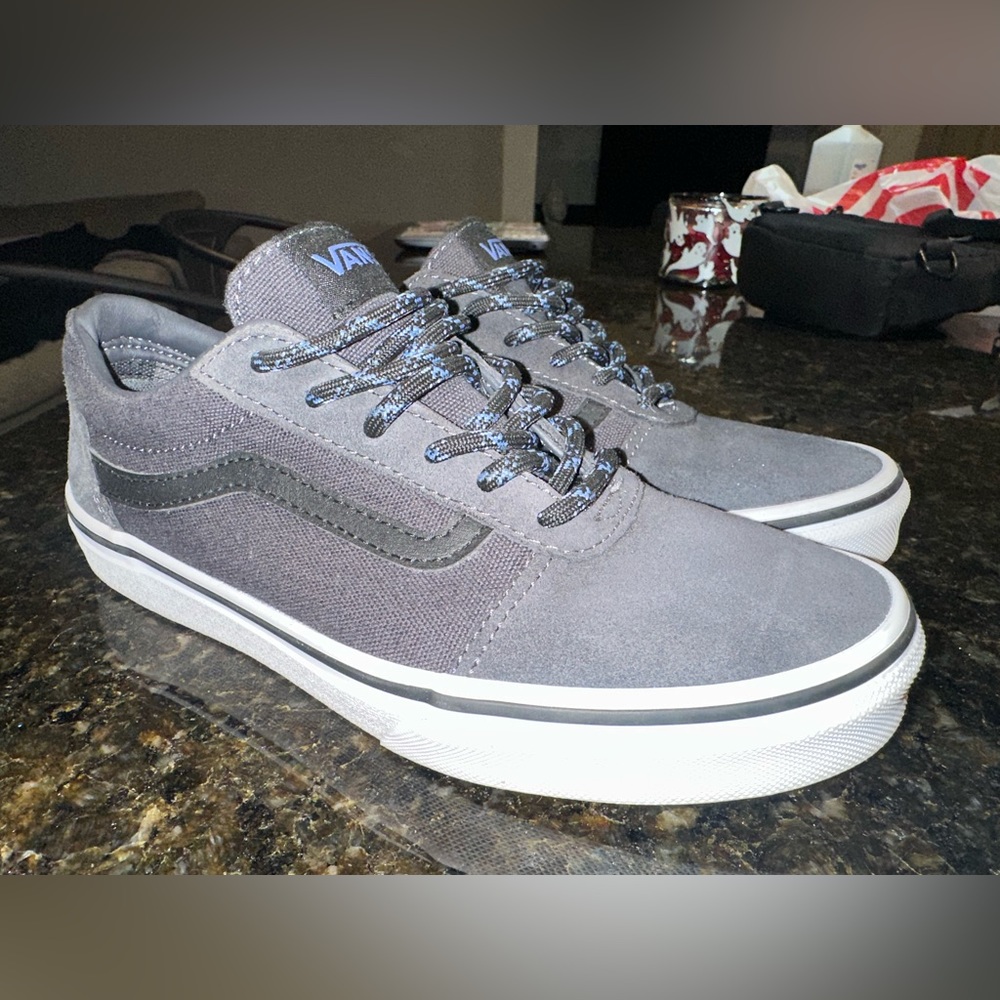 Youth 4.0 vans